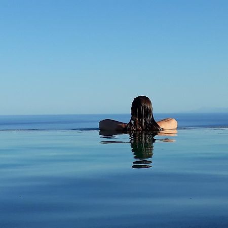 The Infinity 180 Luxury Suites Milia Ngoại thất bức ảnh