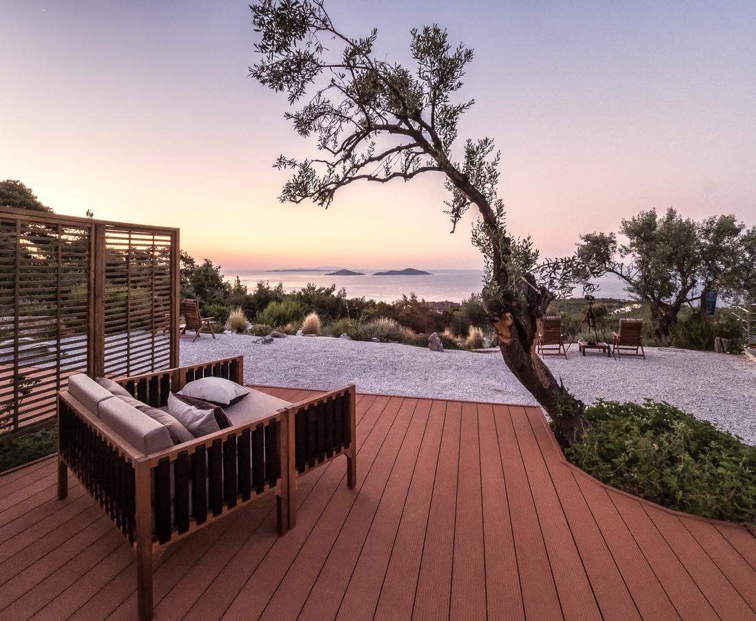 The Infinity 180 Luxury Suites Milia Ngoại thất bức ảnh